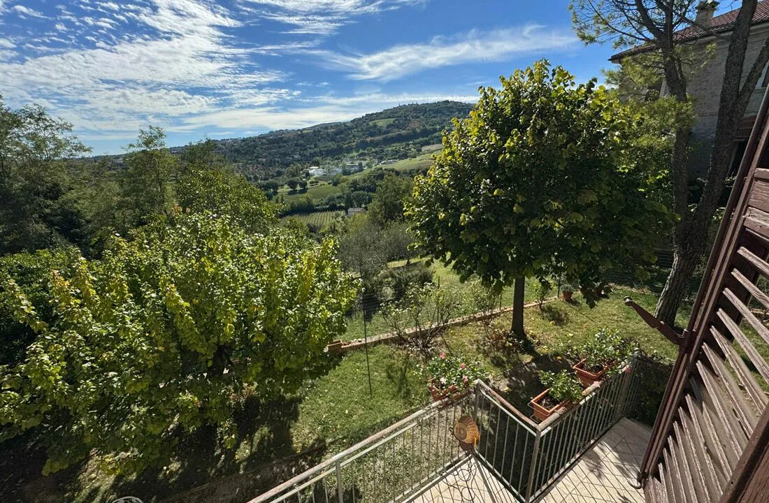 Villa-Strada--sedici