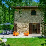 Casali in pietra nelle Marche
