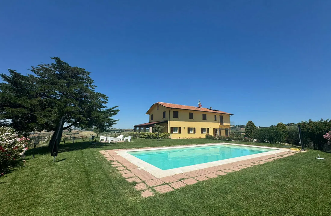 ostra-centosette