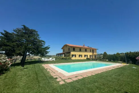 ostra-centosette