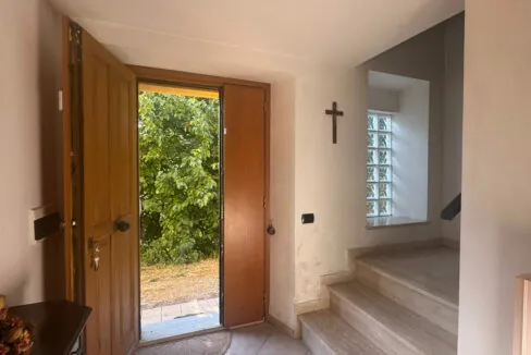 Casa-senza-fondamenta-cinquantasei
