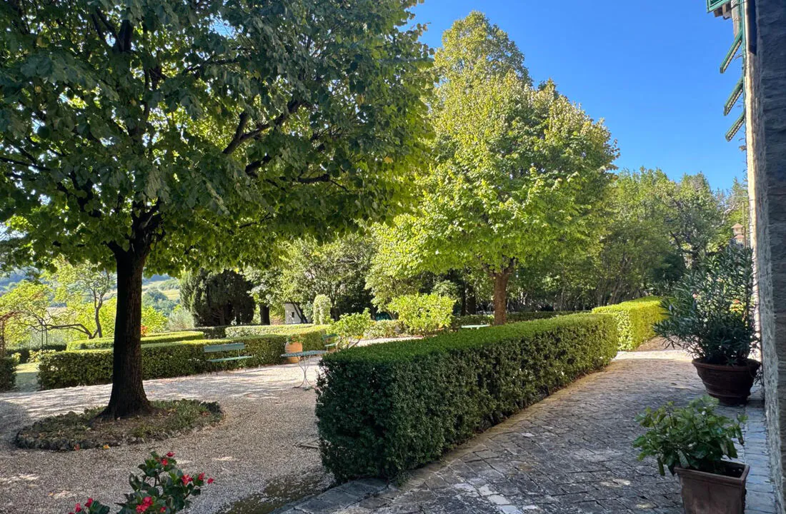 Villa-Strada-duecentodue